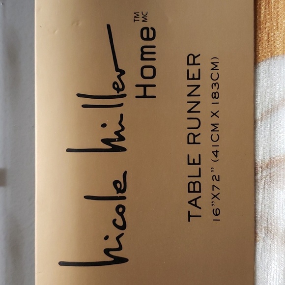 Nicole Miller Home NWT Golden Crushed Velveteen Autumn Table Runner - Picture 2 of 8